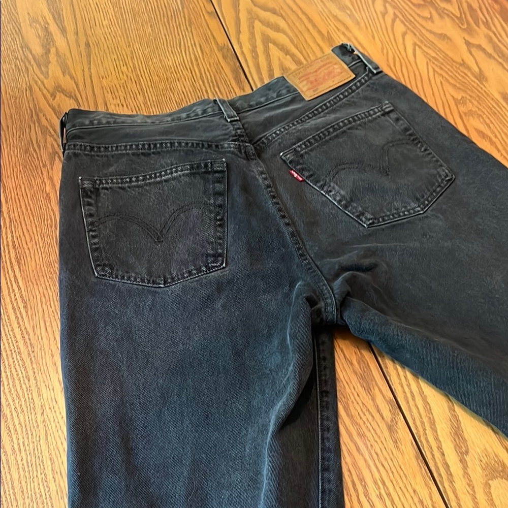 Levi's Women's Straight Leg Jeans — Black Wash - Picture 10 of 12